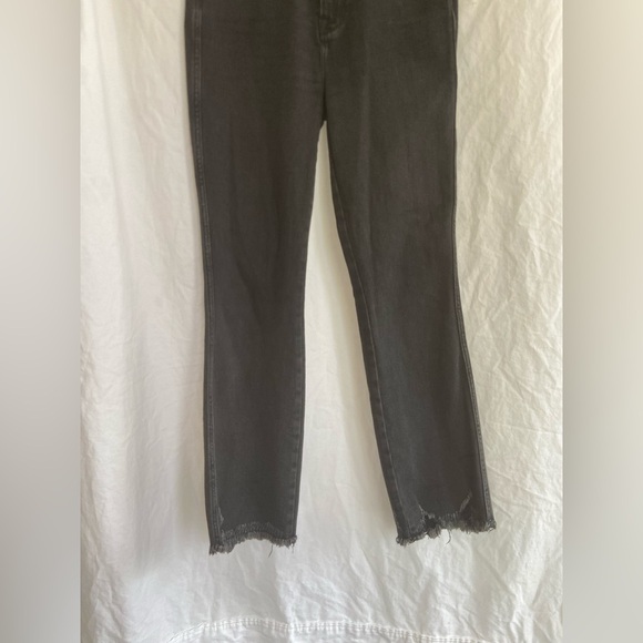 Good American Black Straight Leg Jeans Size 27 - Picture 15 of 16